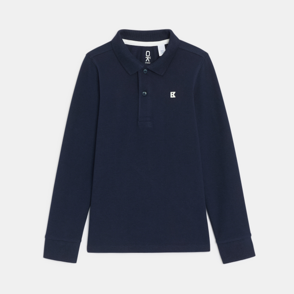 قميص بولو أزرق اللون بأكمام طويلة من قماش الجيرسيه المضلع للأولاد